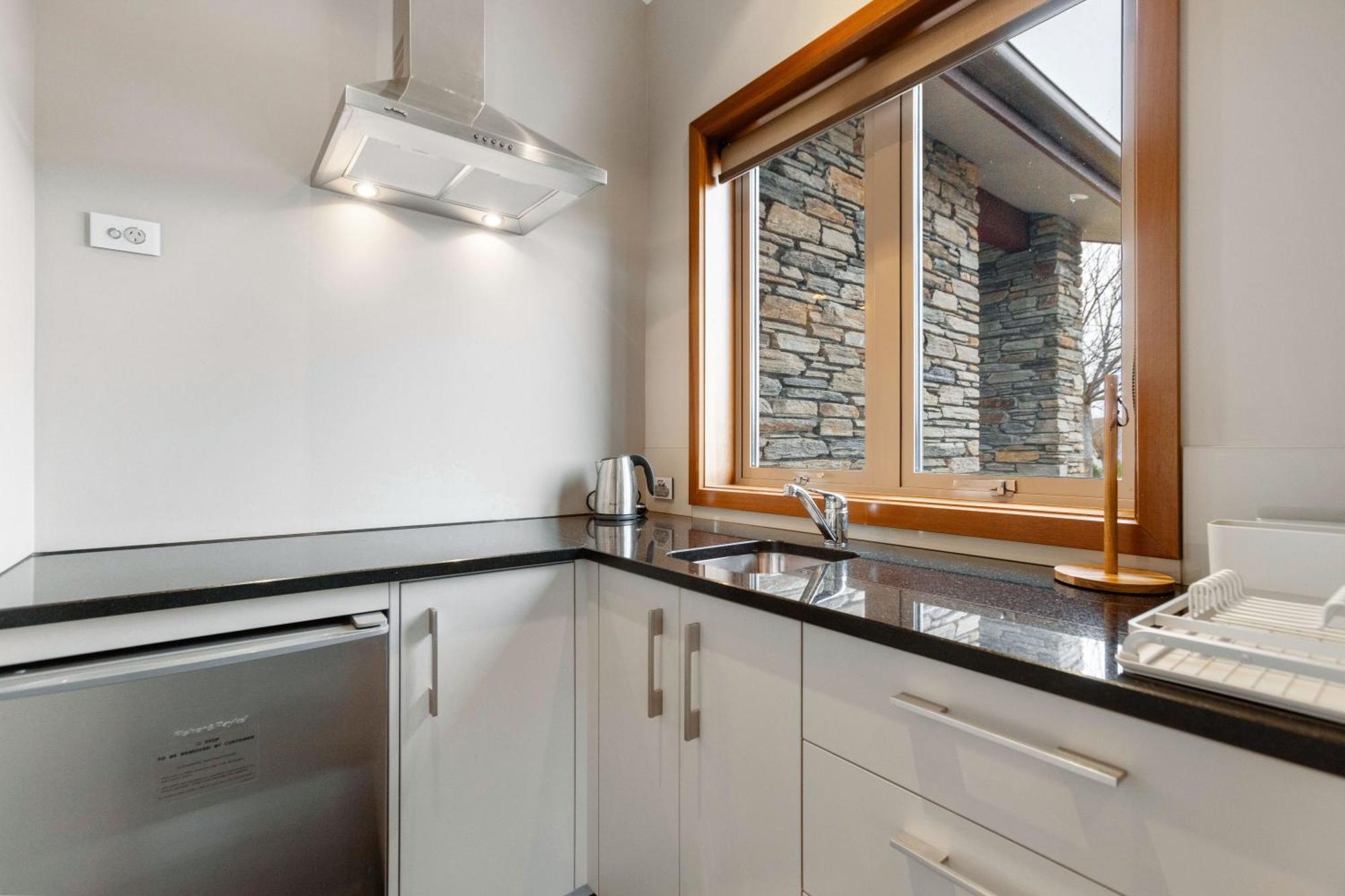 Studio Nestled In Ridgecrest Wanaka Exteriör bild